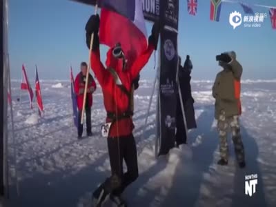 实拍18国选手完成-40℃北极马拉松 狙击手护行