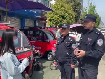 视频丨价值千元手机被盗，民警合力追回