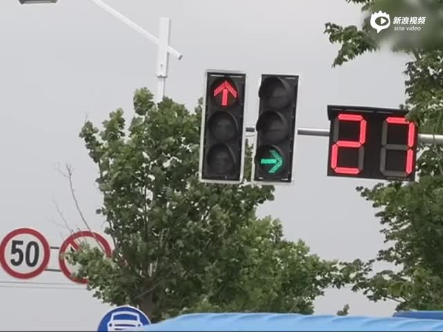肇事司机下车画面曝光